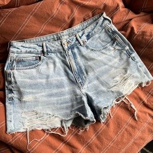 American Eagle Tom girl shorts (size 12)
